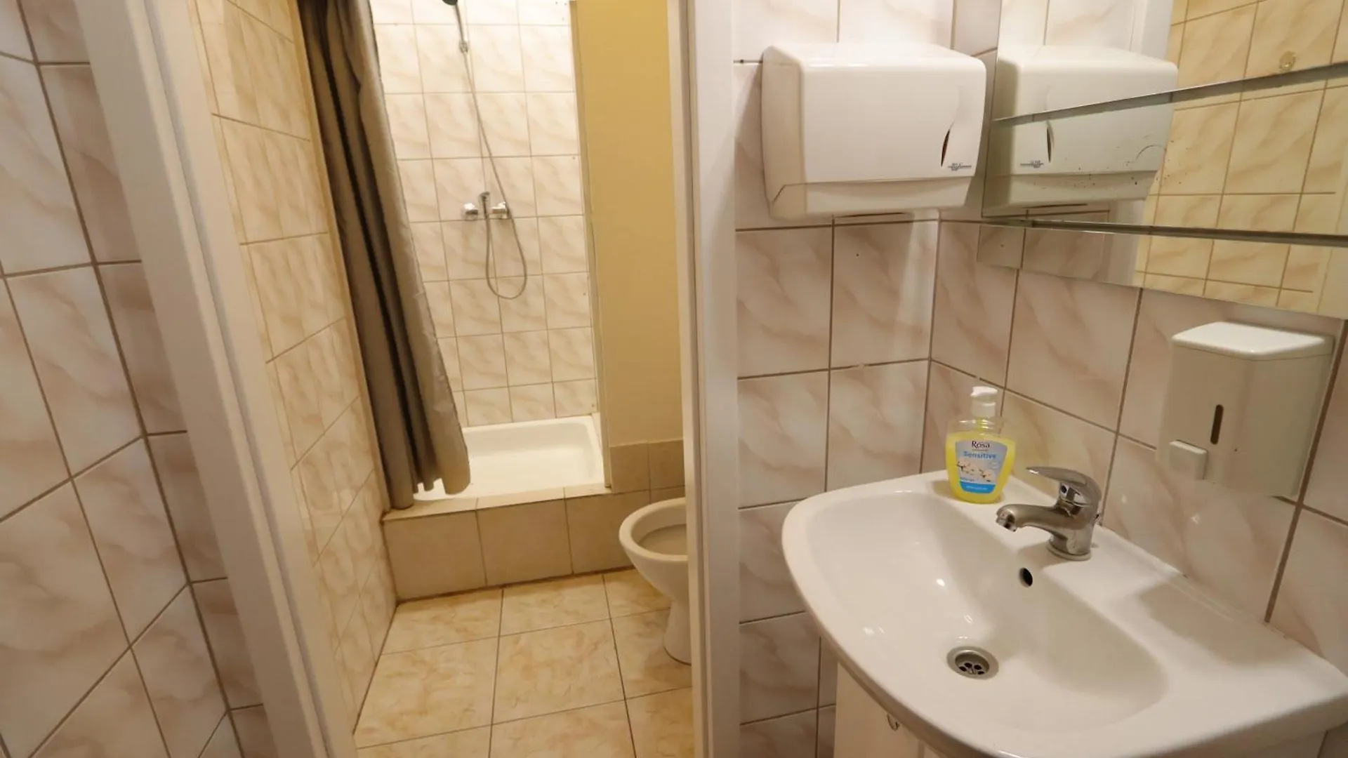 Fantastic Inn - Zgoda Warsaw 0*,  Poland